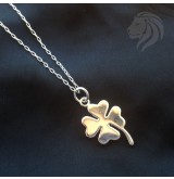 Collar colgante trebol