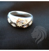 Anillo con estrellas