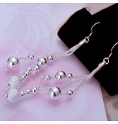 Aros largos Pelotitas