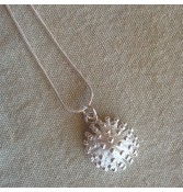 Collar con colgante coral