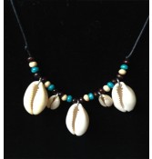 Collar Buzios y madera