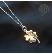 Collar colgante trebol